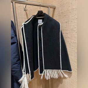 Toteme scarf jacket brandnew only wore twice